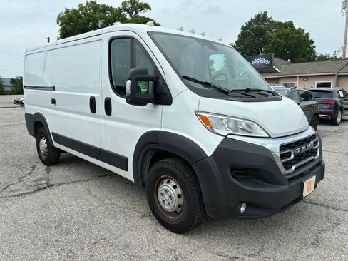 Used 2023 RAM ProMaster 2500 w/ Driver Convenience Group FWD image 1