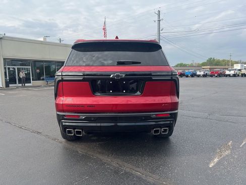 Used 2024 Chevrolet Traverse RS image 4