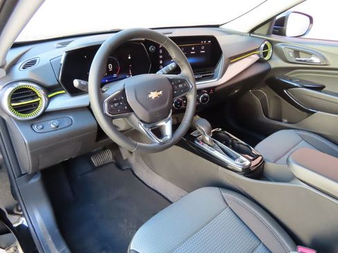 New 2026 Chevrolet Trax LT w/ Driver Confidence Package image 18