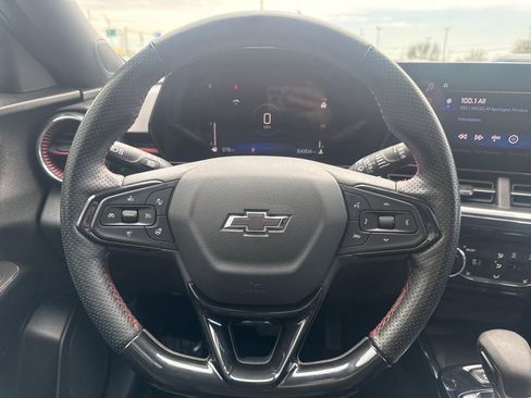 Used 2024 Chevrolet Trax RS w/ Sunroof Package FWD image 14