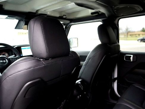 New 2026 Jeep Gladiator Sport AWD/4WD image 28