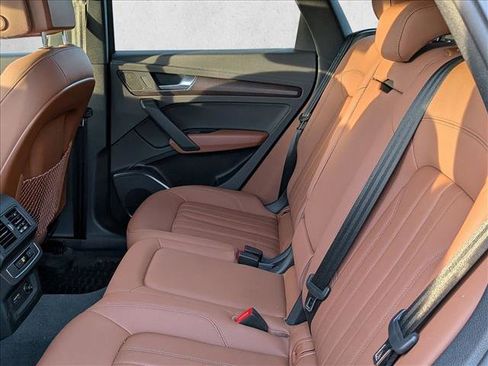 Certified 2022 Audi Q5 2.0T Premium w/ Convenience Package image 16