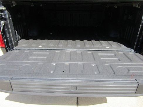 Used 2019 Ford F150 Limited w/ Trailer Tow Package image 8