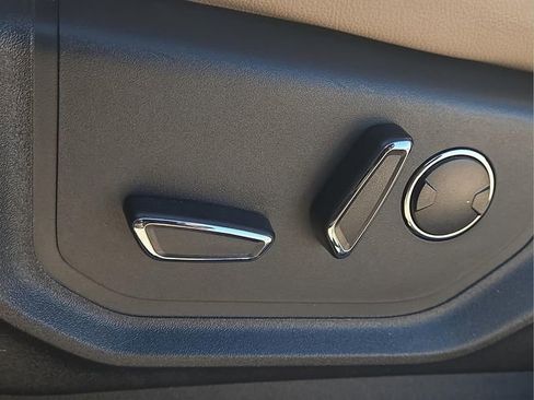 Used 2024 Ford Expedition Limited image 24