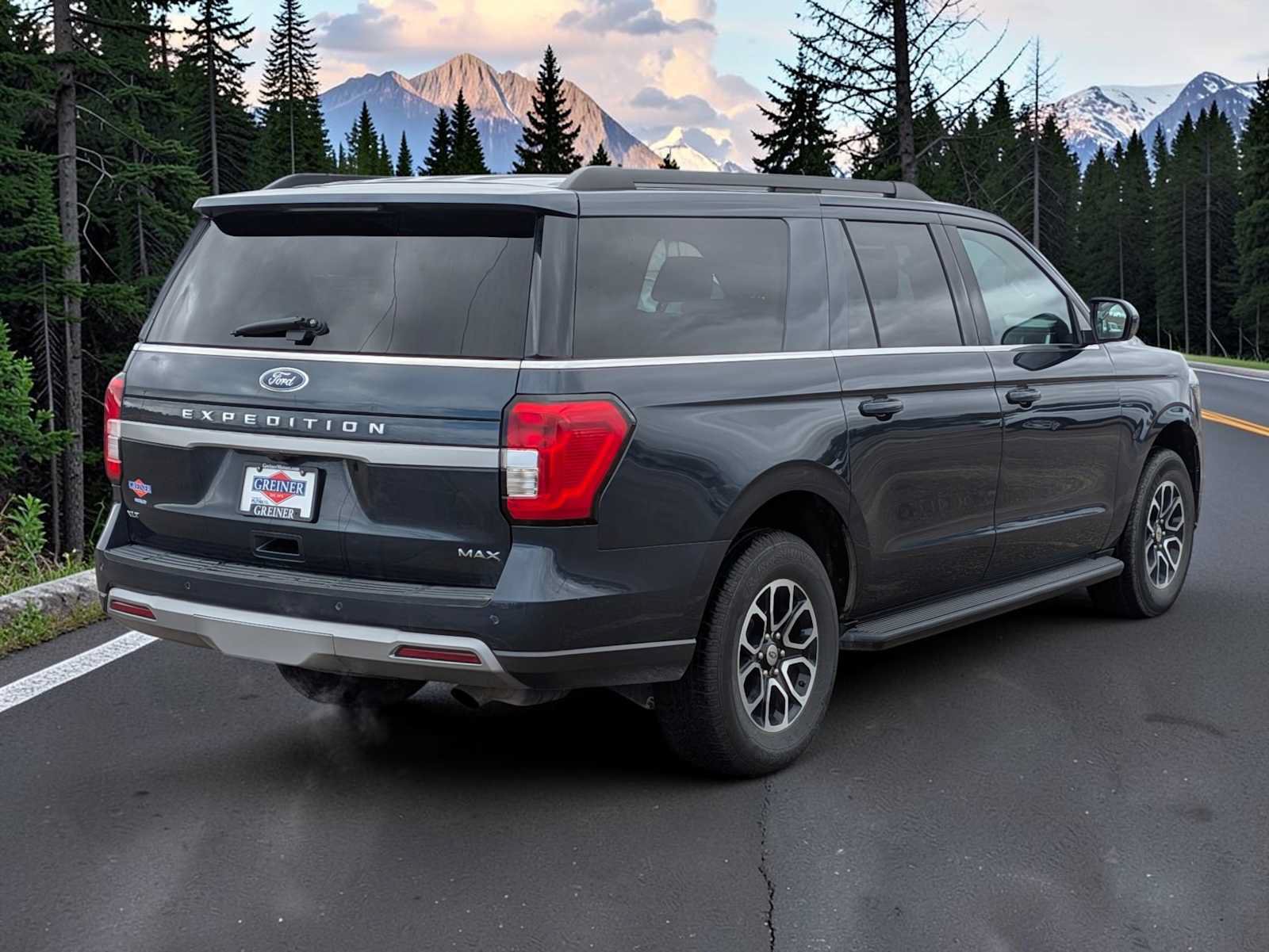 Used 2024 Ford Expedition Max XLT AWD/4WD image 5