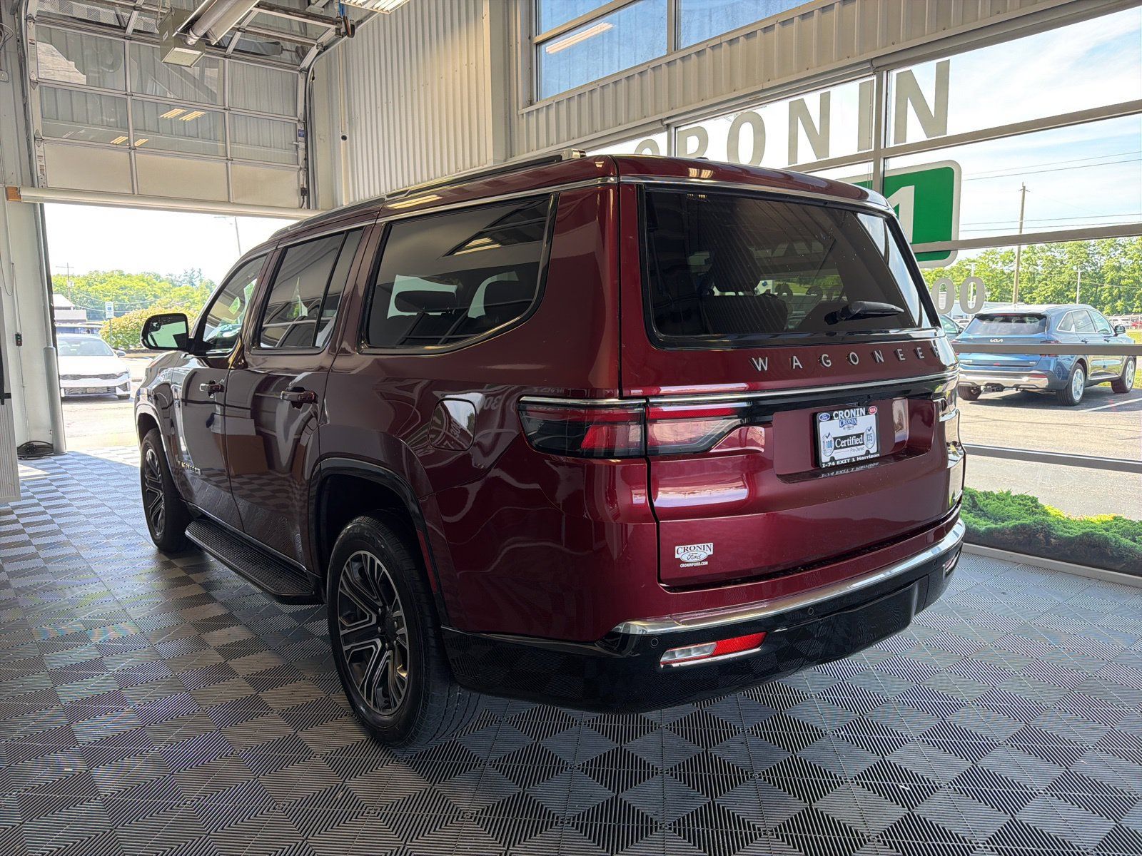 Used 2024 Jeep Wagoneer Series II AWD/4WD image 4