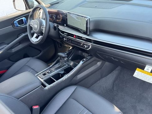 New 2025 Kia Sorento S image 14