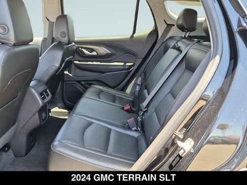 Used 2024 GMC Terrain SLT FWD image 16