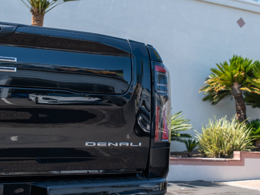 Used 2025 GMC Sierra EV Denali AWD/4WD image 14
