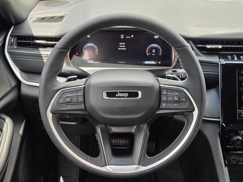 Used 2025 Jeep Grand Cherokee L Laredo AWD/4WD image 19
