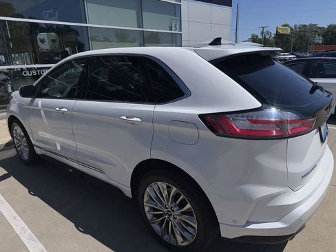 Used 2022 Ford Edge Titanium w/ Equipment Group 301A AWD/4WD image 6