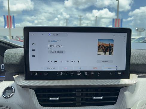 Certified 2025 Ford Explorer Active w/ Active Comfort Package AWD/4WD image 19
