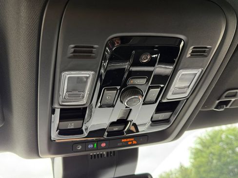 New 2026 Chevrolet Suburban Premier w/ Sun And Tow Package AWD/4WD image 19