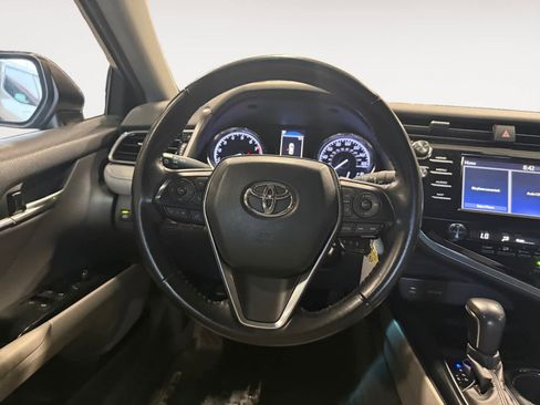 Used 2019 Toyota Camry SE FWD image 13