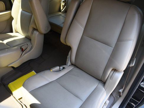 Used 2014 GMC Yukon XL Denali AWD/4WD image 23