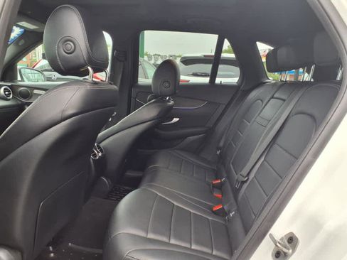 Used 2022 Mercedes-Benz GLC 300 4MATIC image 11