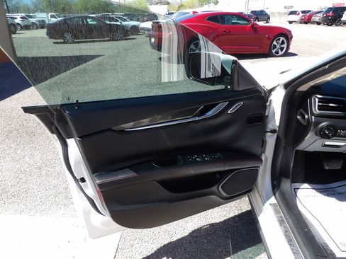 Used 2016 Maserati Ghibli RWD image 9