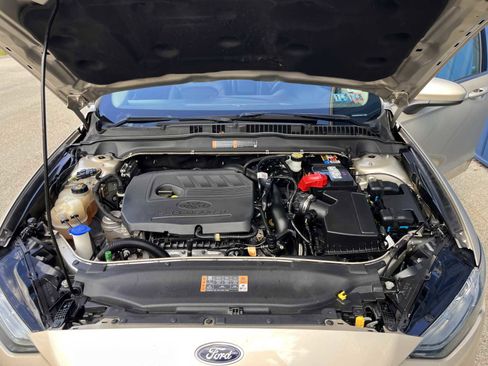 Used 2018 Ford Fusion SE w/ Equipment Group 201A image 20