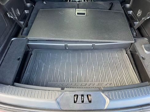 Used 2020 Ford Explorer XLT w/ Equipment Group 202A image 26