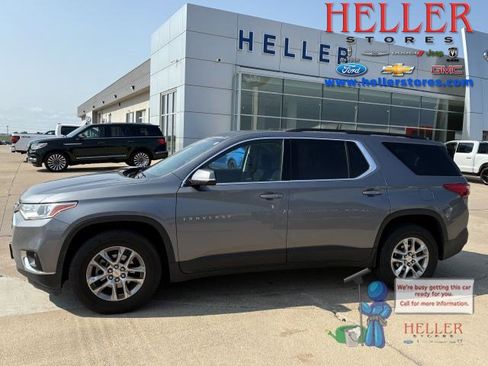Used 2019 Chevrolet Traverse LT FWD image 1