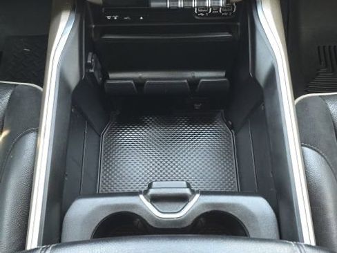 Used 2019 RAM 1500 Laramie AWD/4WD image 44