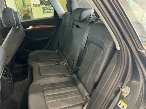 Used 2023 Audi Q5 2.0T Premium Plus w/ Premium Plus Package AWD/4WD image 13