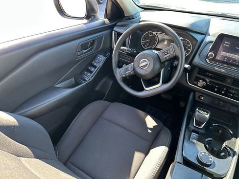 Used 2024 Nissan Rogue S image 18