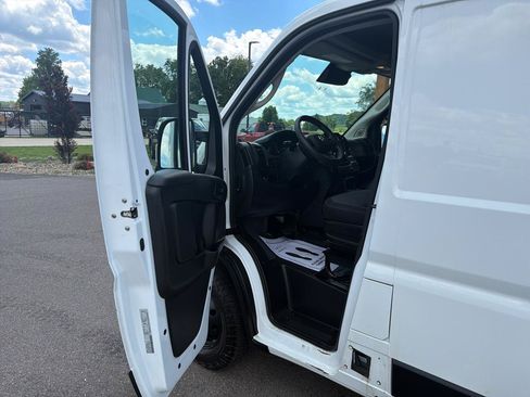 Used 2023 RAM ProMaster 2500 w/ Convenience Group FWD image 7