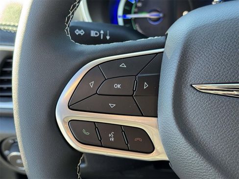 New 2026 Chrysler Pacifica Select image 23