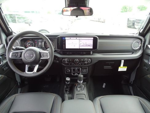 Used 2024 Jeep Wrangler Sahara w/ Safety Group image 18