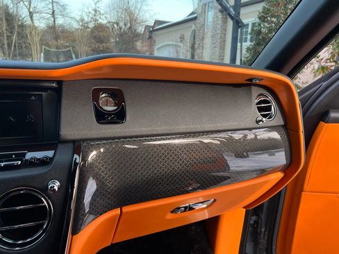 Used 2023 Rolls-Royce Cullinan Black Badge w/ Driver's Package image 58