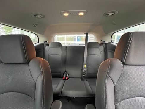 Used 2017 Chevrolet Traverse LT w/ Style and Technology Package FWD image 17