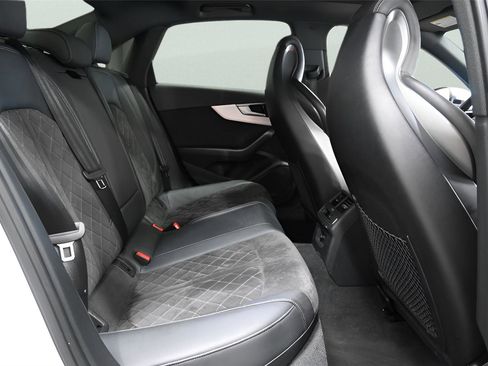 Used 2021 Audi S4 Premium w/ Convenience Package image 18