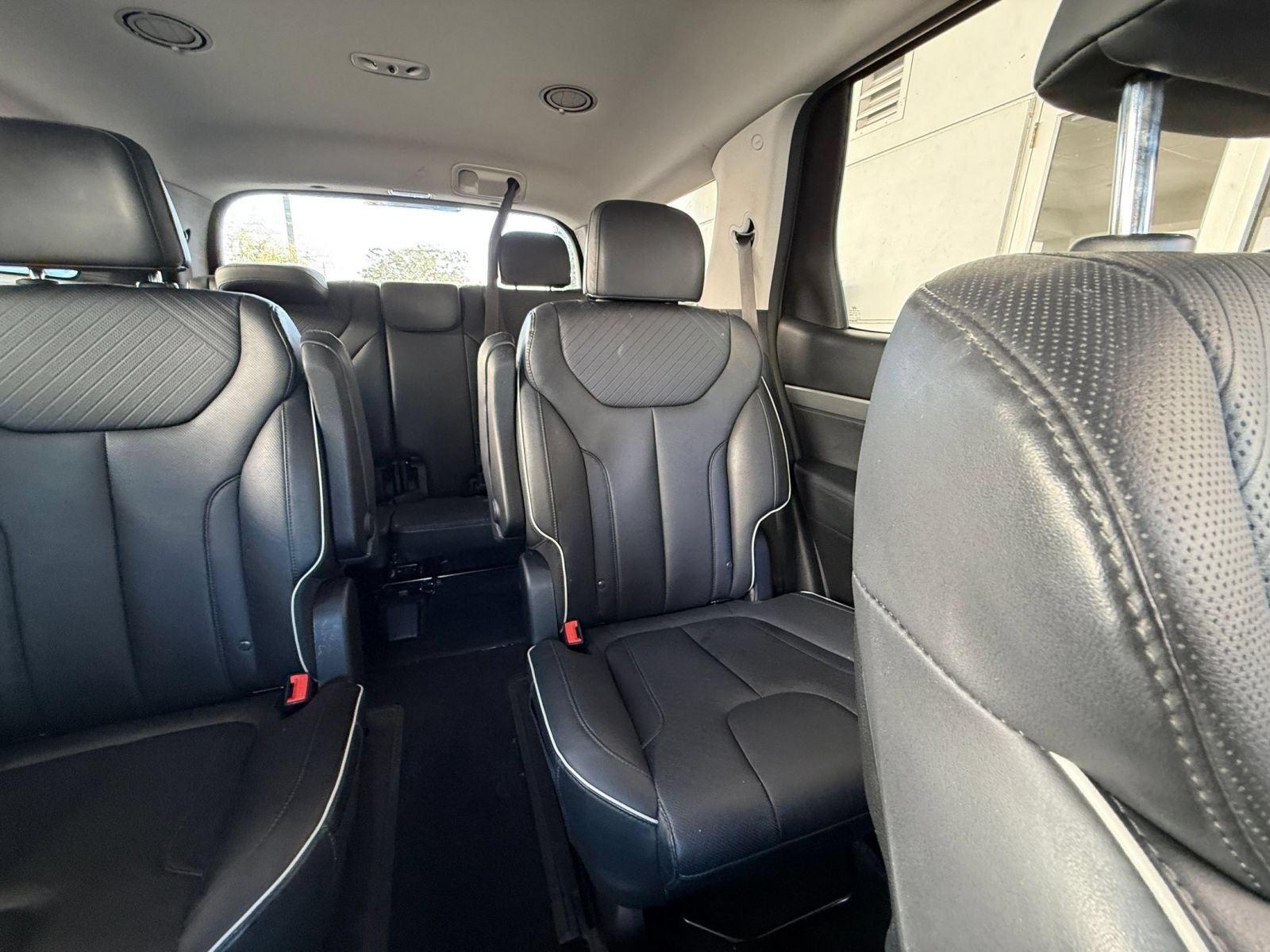 Used 2025 Hyundai Palisade SEL FWD image 54