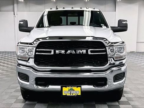 Used 2024 RAM 3500 Tradesman w/ Chrome Appearance Group image 4