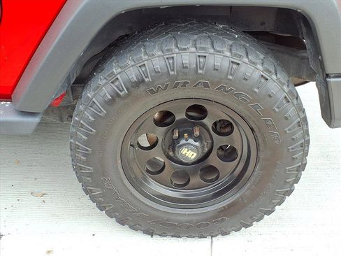 Used 2017 Jeep Wrangler Sport image 18