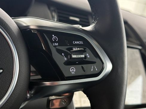 Used 2024 Jaguar E-PACE R-Dynamic SE AWD/4WD image 31