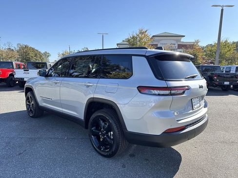 New 2025 Jeep Grand Cherokee L Limited w/ Black Appearance Package image 5