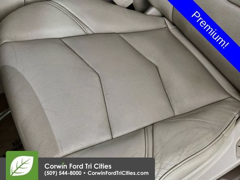 Used 2015 Cadillac Escalade ESV Premium AWD/4WD image 25