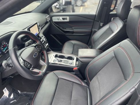 Used 2024 Ford Explorer ST-Line w/ Class IV Trailer Tow Package image 11