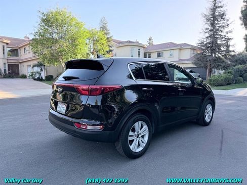 Used 2017 Kia Sportage LX FWD image 4