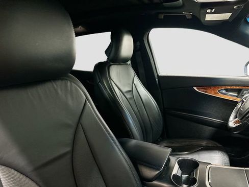 Used 2019 Lincoln Nautilus Select image 29