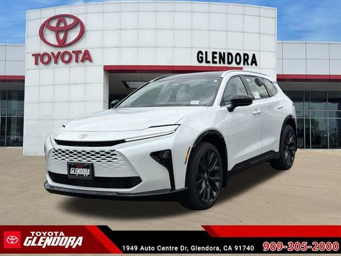 New 2026 Toyota Crown Signia AWD/4WD image 4