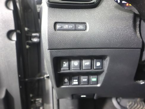 Used 2019 Nissan Rogue SL w/ Premium Package AWD/4WD image 15