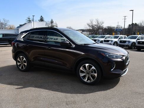 Used 2023 Ford Escape Platinum w/ Premium Technology Package image 8