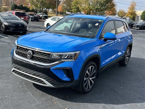 Used 2023 Volkswagen Taos SE image 8