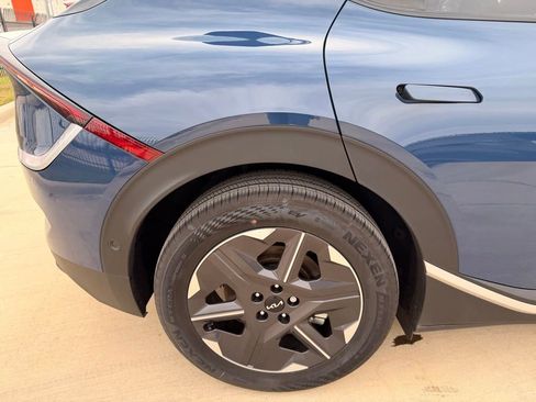 New 2025 Kia EV6 Light w/ Light LR Technology Package image 10