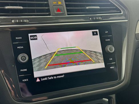 Used 2023 Volkswagen Tiguan SE image 22