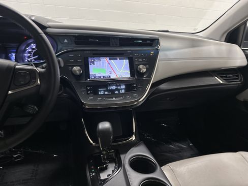 Used 2016 Toyota Avalon XLE Premium FWD image 30