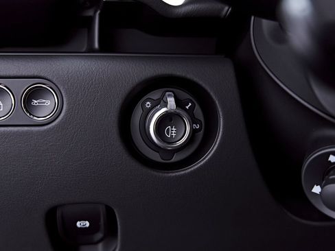 Used 2026 McLaren Artura RWD image 67